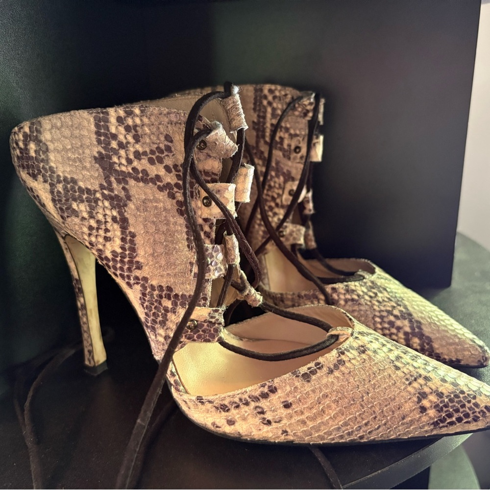 Topshop Cream and Black Heels with Pointed Toe